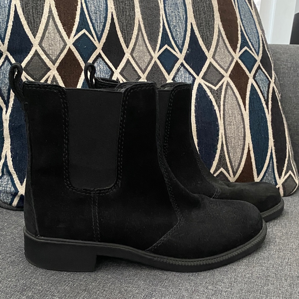 Cute Suede Ankle boots 🌻